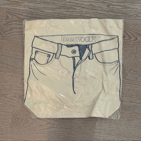 NIP Teen Vogue Canvas Tote - Picture 1 of 1
